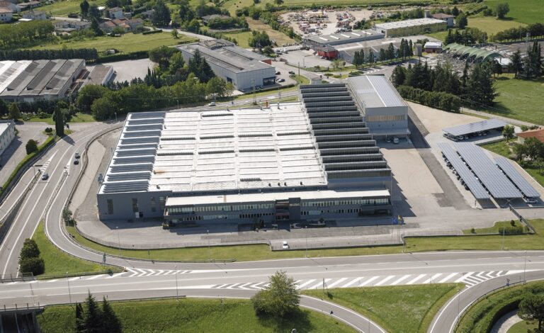 Con l'acquisizione di Gigant Italia, Omera consolida la posizione nel mercato delle presse oleodinamiche