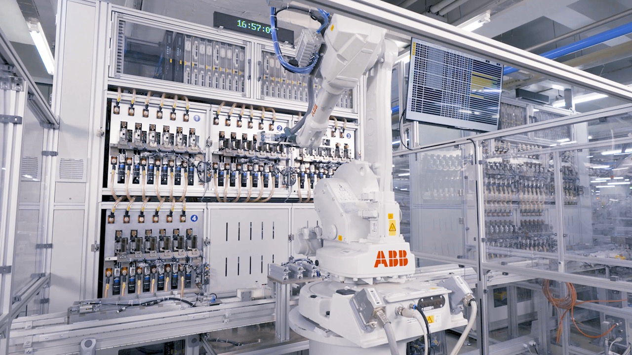 ABB apre una nuova linea di produzione flessibile in Cina all’insegna dell’Industry 5.0