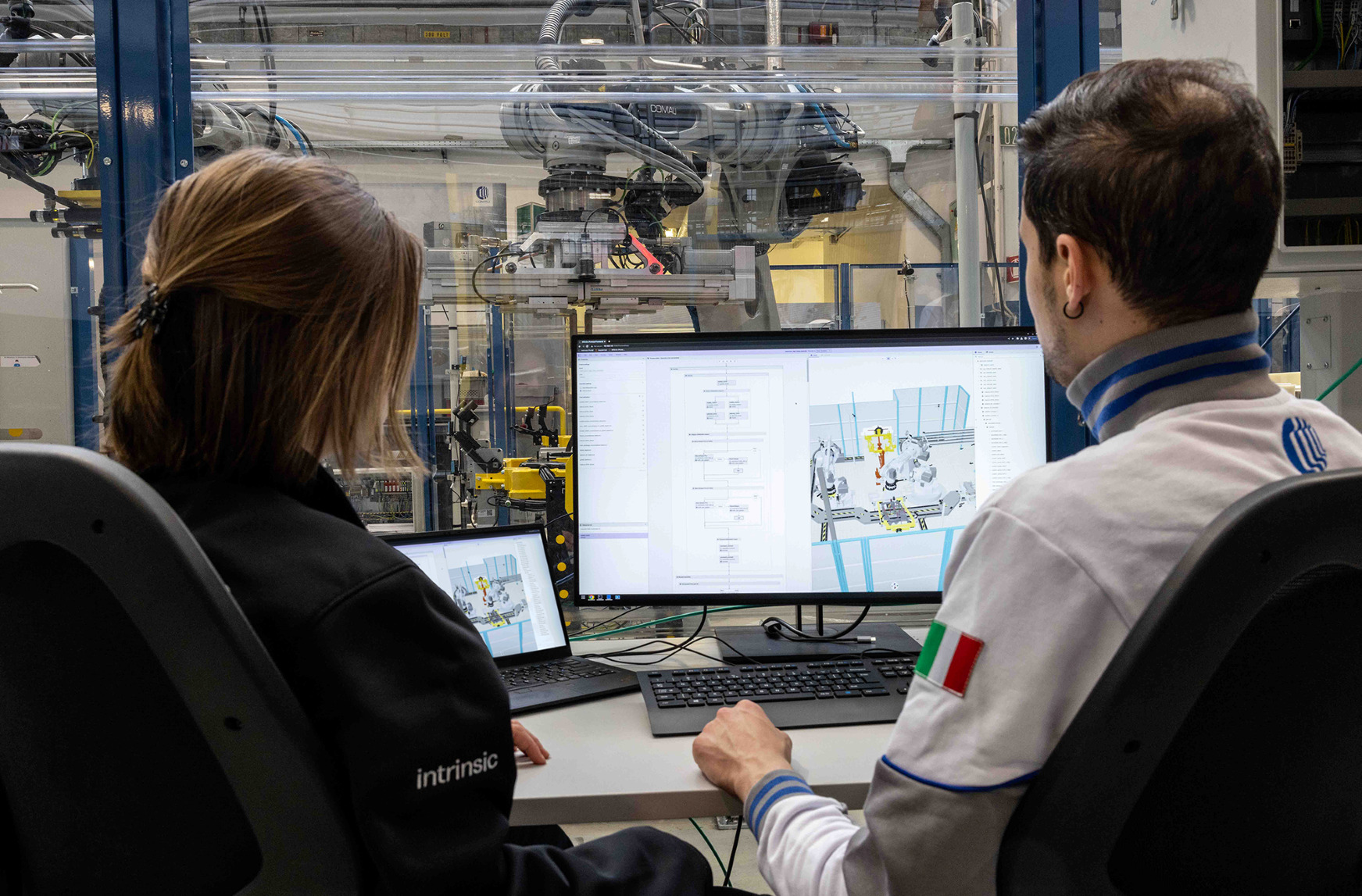 L’AI incontra la robotica: Comau e Intrinsic insieme per un’automazione più accessibile e intelligente